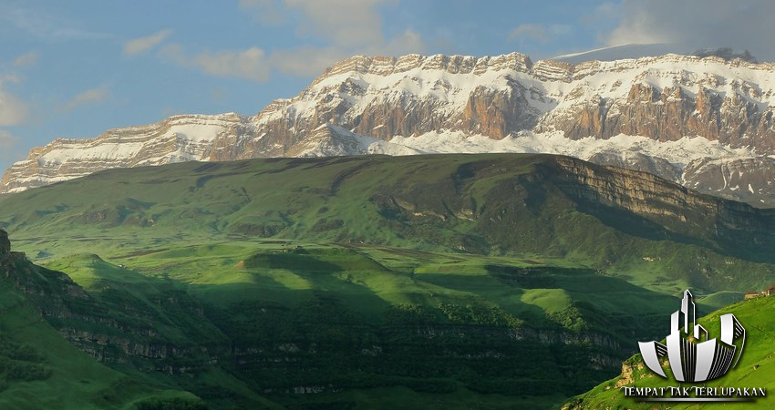 Azerbaijan, Trekking dan Petualangan Pegunungan