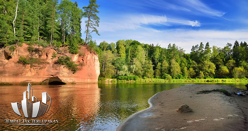 Flora dan Fauna Latvia Menjelajahi Reservat Alam