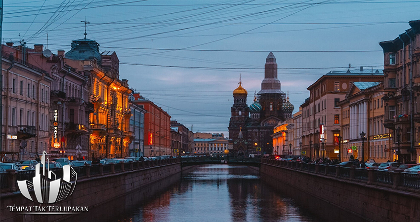 Mengunjungi Katedral Kazan di Jantung St